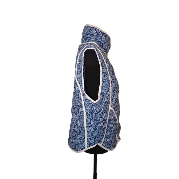 Dokotoo Quilted Vest Blue and White Paisley Size Medium - Picture 2 of 7